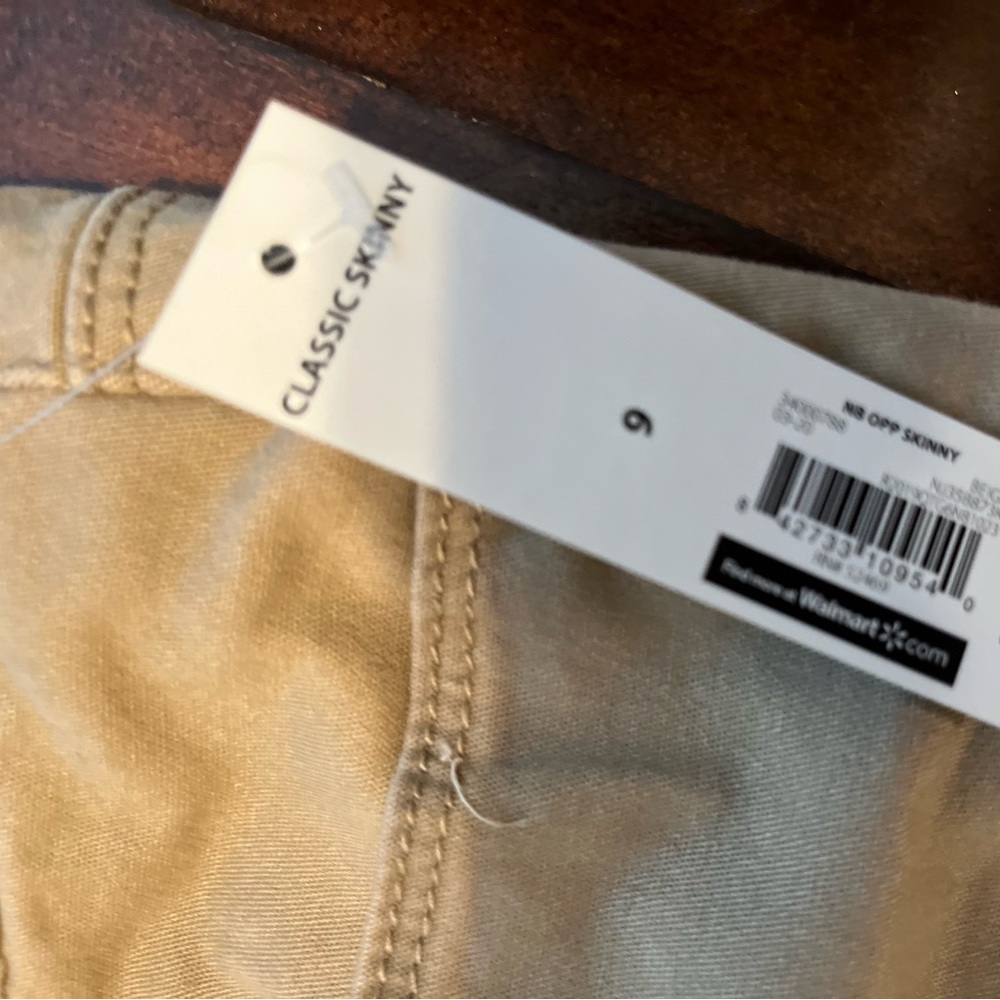 Skinny khaki pants